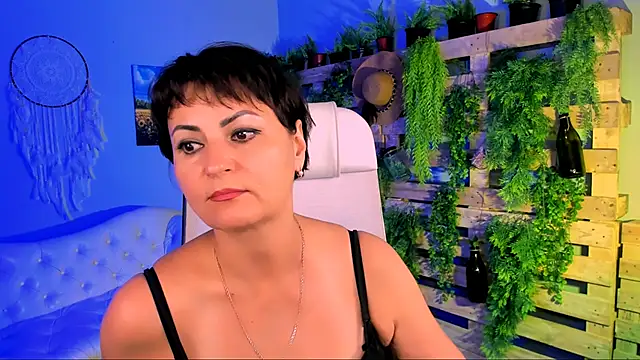 Snapshot of HelenBeler chatting on October 9, 2025, 12:49 pm HelenBeler online show from October 9, 2025, 12:49 pm