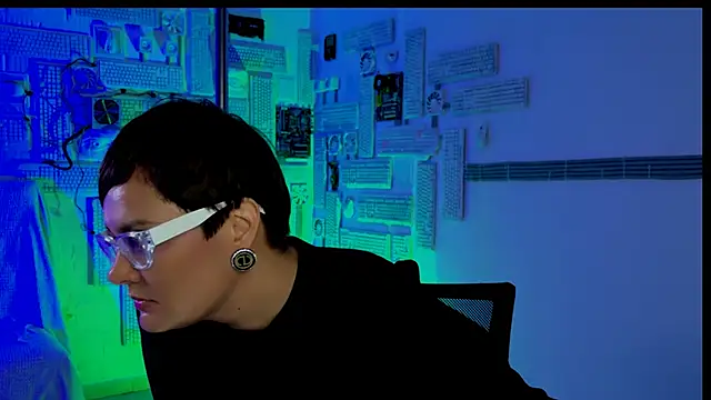 LauraDavidsons online show from October 5, 2025, 3:58 pm