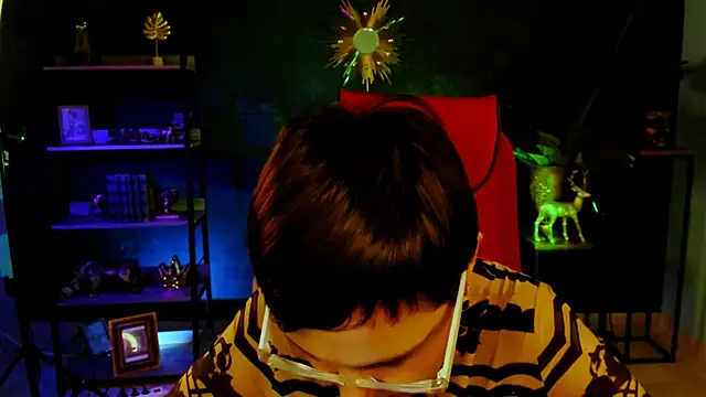 LauraDavidsons online show from December 20, 2025, 5:32 am