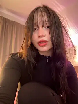 Snapshot of YourLittleDevil chatting on October 8, 2025, 1:23 pm YourLittleDevil online show from October 8, 2025, 1:23 pm