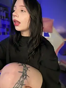 YourLittleDevil online show from April 5, 2026, 5:14 am