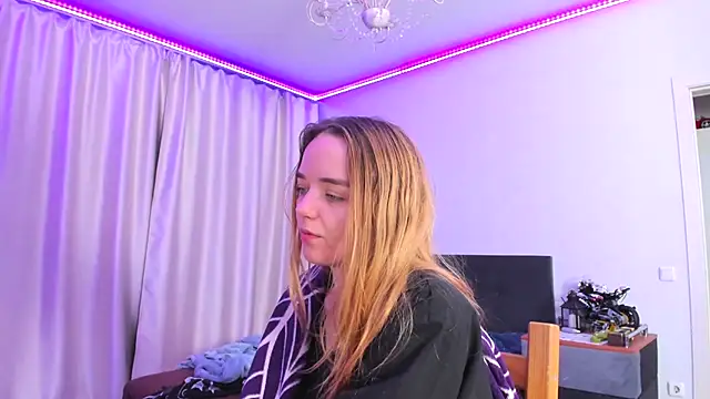 JanetShy online show from October 4, 2025, 6:59 am