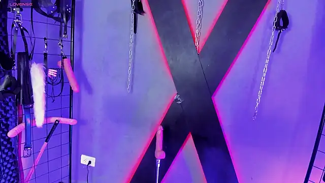 MissKara Ariana bdsm online show from November 23, 2025, 11:31 am