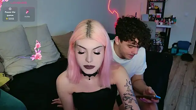 Alice18James online show from September 14, 2025, 6:08 pm