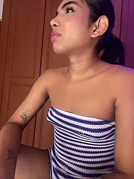 VeronicaSaenzx online show from March 12, 2026, 4:33 pm