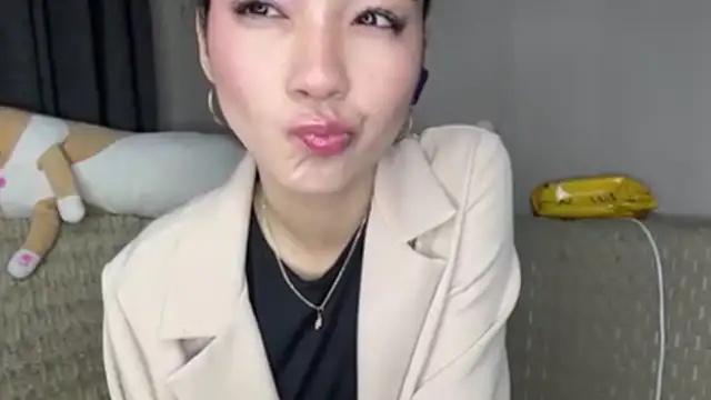 TAG MIGGI online show from October 16, 2025, 2:14 pm