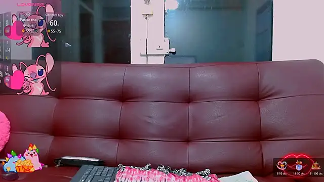 carolina squirt21 online show from February 18, 2026, 9:33 pm