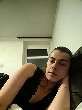 Carolinemiam online show from November 27, 2025, 12:00 am