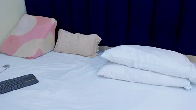 sophieturner mg online show from March 28, 2026, 7:15 pm