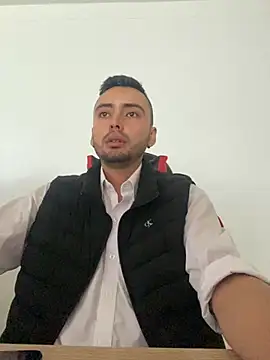 Snapshot of cristopher_wallacee chatting on October 11, 2025, 7:37 pm cristopher wallacee online show from October 11, 2025, 7:37 pm