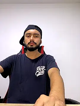 Snapshot of cristopher_wallacee chatting on October 7, 2025, 10:22 pm cristopher wallacee online show from October 7, 2025, 10:22 pm