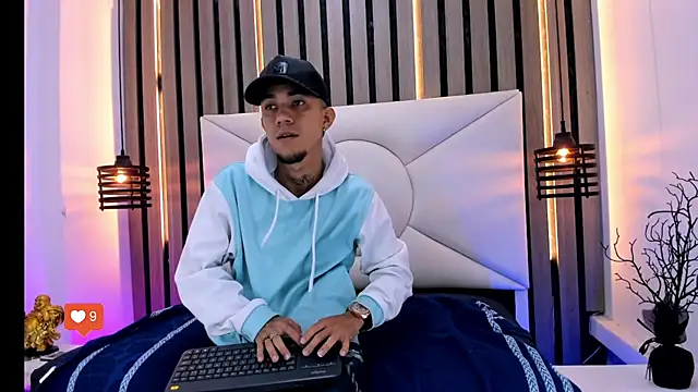 Snapshot of tattoos22 chatting on November 15, 2025, 1:04 pm tattoos22 online show from November 15, 2025, 1:04 pm