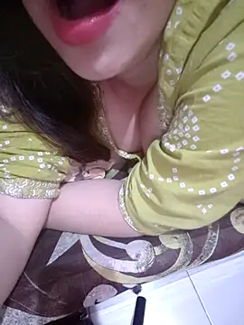 Dimple sexxy online show from October 31, 2025, 6:04 pm