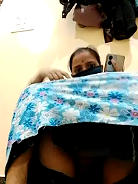 malteejat online show from October 31, 2025, 2:13 pm