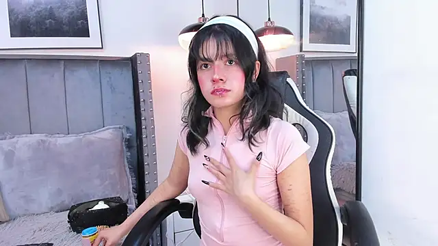 Miyu Komori online show from February 16, 2026, 1:10 pm