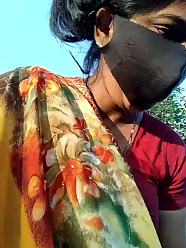 Snapshot of Hansini_Gowda chatting on February 15, 2026, 1:50 am Hansini Gowda online show from February 15, 2026, 1:50 am