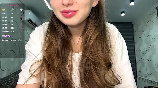 CharlynDini online show from November 3, 2025, 3:26 pm