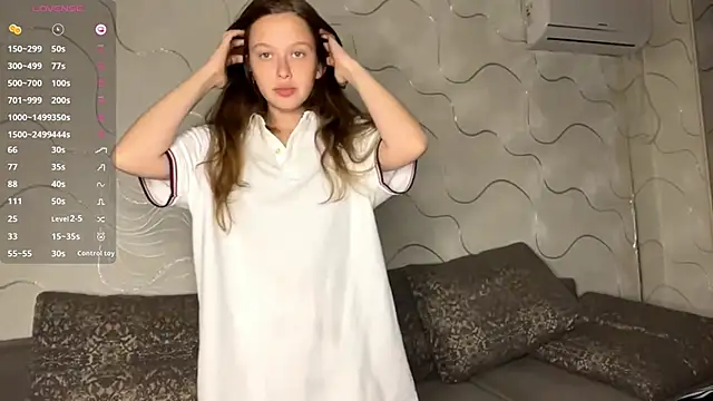 Snapshot of CharlynDini chatting on October 3, 2025, 3:24 pm CharlynDini online show from October 3, 2025, 3:24 pm