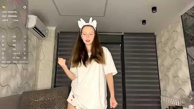 CharlynDini online show from November 19, 2025, 3:12 pm