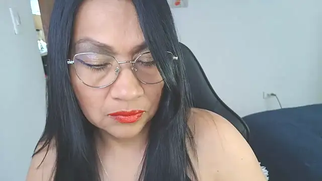 Snapshot of LissafeetHott chatting on September 17, 2025, 8:33 pm LissafeetHott online show from September 17, 2025, 8:33 pm