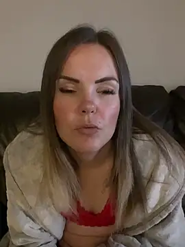 Snapshot of SexyLoLoUK chatting on September 21, 2025, 8:47 pm SexyLoLoUK online show from September 21, 2025, 8:47 pm