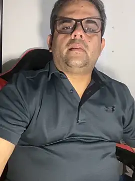 Snapshot of Katracho6969 chatting on February 12, 2026, 4:12 am Katracho6969 online show from February 12, 2026, 4:12 am