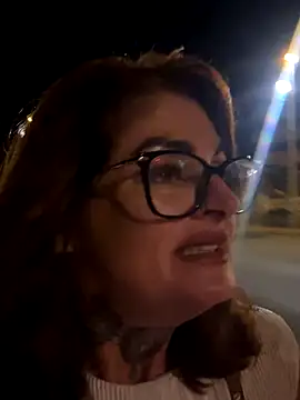 Snapshot of IrishmilfAnna chatting on September 27, 2025, 2:18 am IrishmilfAnna online show from September 27, 2025, 2:18 am