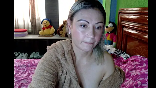  Charlize theron  online show from April 14, 2026, 5:07 pm