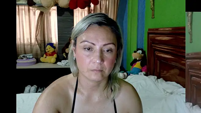 Snapshot of _Charlize_theron_ chatting on March 1, 2026, 10:43 pm Charlize theron online show from March 1, 2026, 10:43 pm