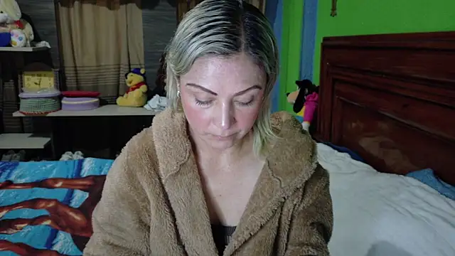 Snapshot of _Charlize_theron_ chatting on February 6, 2026, 10:55 am Charlize theron online show from February 6, 2026, 10:55 am