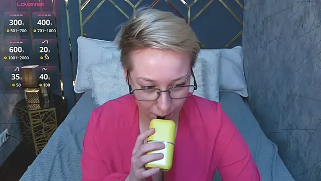 AlexandraGreen online show from February 8, 2026, 10:40 pm