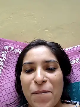 QUEEN-ADITI online show from October 13, 2025, 7:04 pm