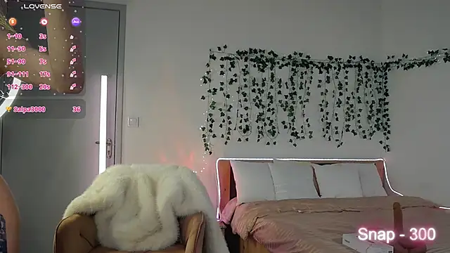 EvaLone1 online show from February 2, 2026, 8:41 pm