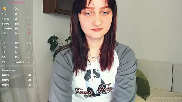 KatyKufel online show from November 28, 2025, 6:41 pm