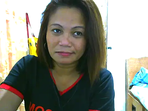 sweetcyrel online show from September 15, 2025, 8:26 am