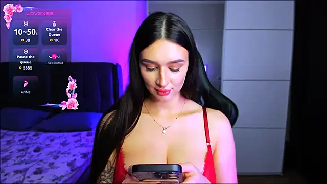 Veronica Larsson online show from November 14, 2025, 8:12 pm