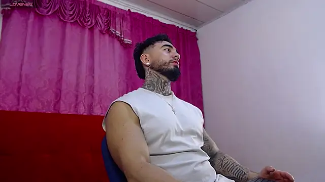 Snapshot of tommyblessd1 chatting on July 17, 2026, 5:37 am tommyblessd1 online show from July 17, 2026, 5:37 am