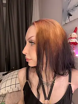 Snapshot of Lina_Thornton_ chatting on December 17, 2025, 10:48 pm Lina Thornton online show from December 17, 2025, 10:48 pm