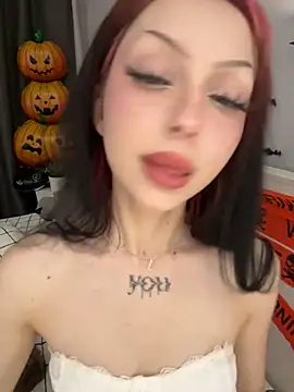 Snapshot of Lina_Thornton_ chatting on November 1, 2025, 9:41 pm Lina Thornton online show from November 1, 2025, 9:41 pm