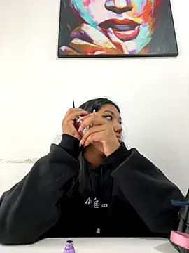 SharaRous online show from December 2, 2025, 11:56 am