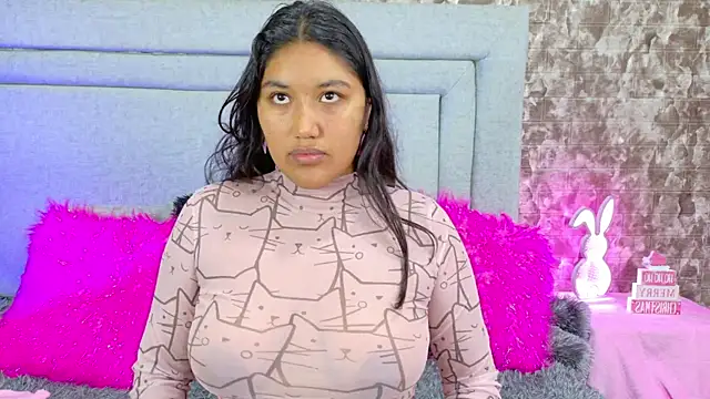 SharaRous online show from December 3, 2025, 11:53 am