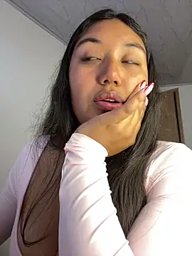 Snapshot of SharaRous chatting on February 7, 2026, 11:02 pm SharaRous online show from February 7, 2026, 11:02 pm