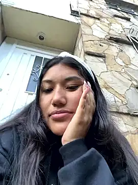 Snapshot of SharaRous chatting on January 19, 2026, 11:58 am SharaRous online show from January 19, 2026, 11:58 am