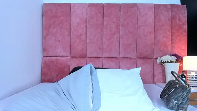 kittyy milk 001 online show from January 8, 2026, 6:03 pm