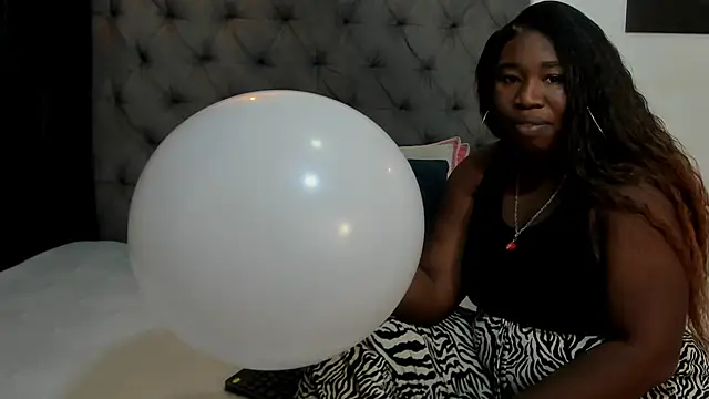 Snapshot of nahiroby_ebony chatting on March 18, 2026, 5:47 pm nahiroby ebony online show from March 18, 2026, 5:47 pm