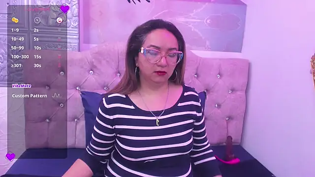 leyla smithh online show from October 18, 2025, 12:18 pm
