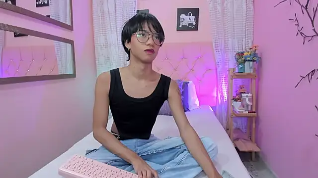 Liam evvan online show from September 20, 2025, 3:33 am