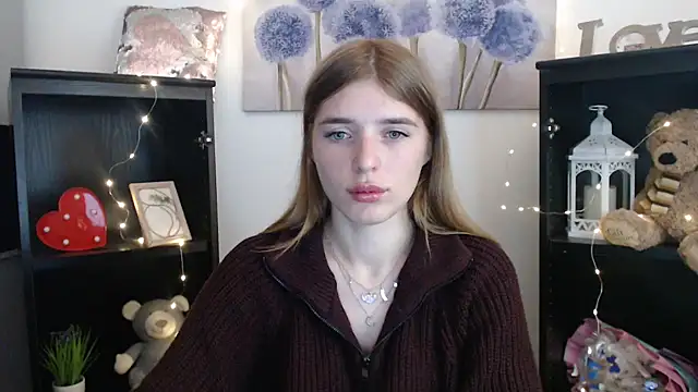 JuiceLips   online show from September 30, 2025, 10:32 am