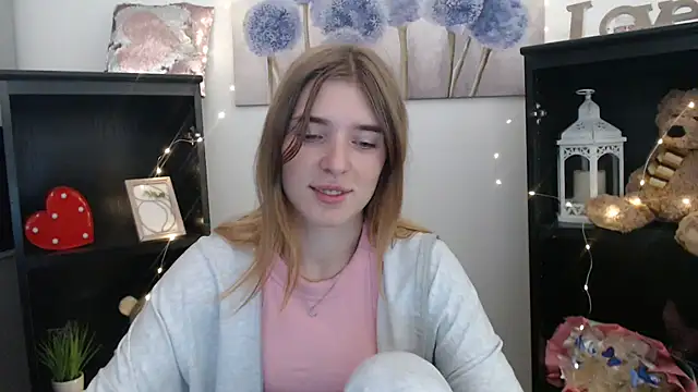 JuiceLips   online show from September 11, 2025, 6:46 am