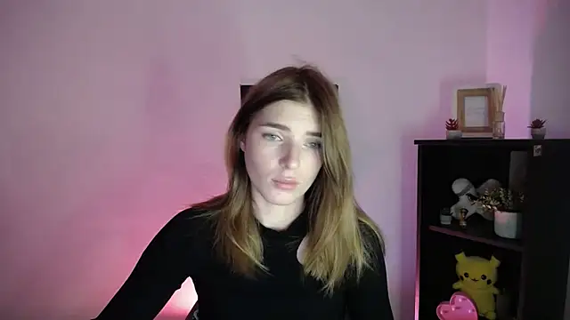 JuiceLips   online show from September 18, 2025, 1:58 pm